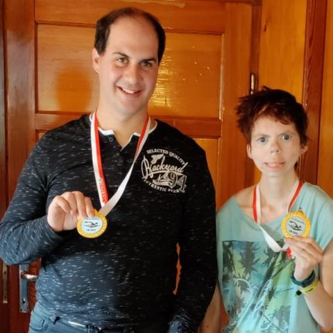Mirko Frei e Silvia Schifferle con le loro medaglie d'oro.
