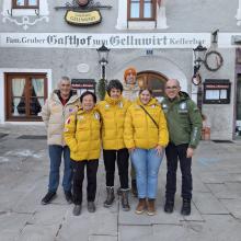 Die 4 Athlet/inn/en und die beiden Begleiter/innen