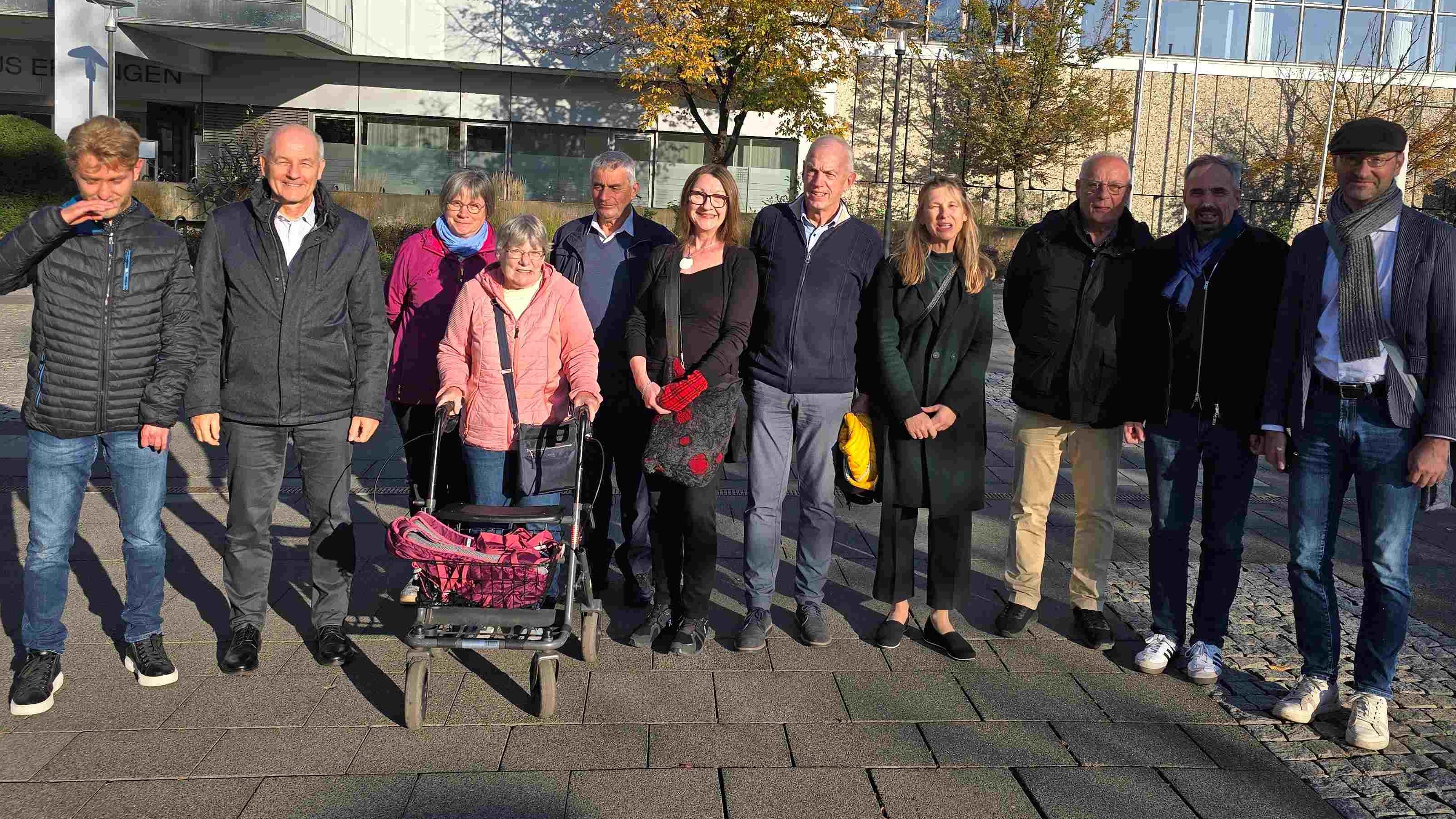 Gruppenfoto im Freien